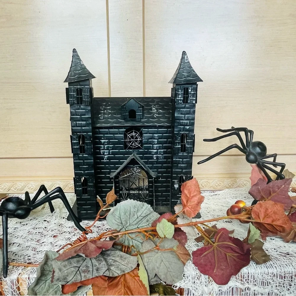 Rare VTG Halloween 2006 Target Medium Tin Haunted House